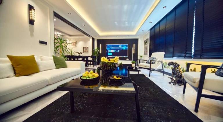 Serviced apartment with terrace in Marmara