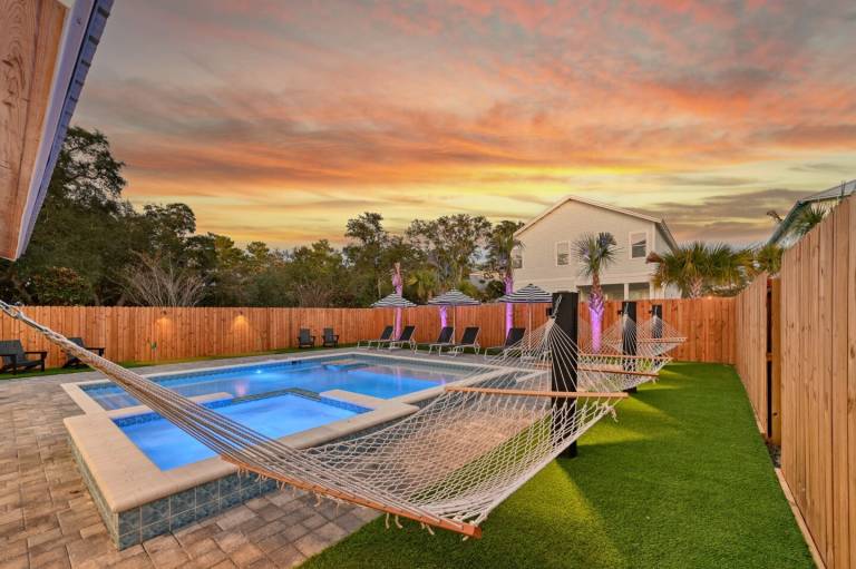 HGTV-Inspired Beach House 3-minute to the Beach! — photo 3