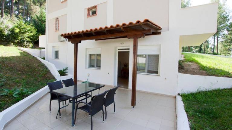 Holiday apartment with garden — photo 5