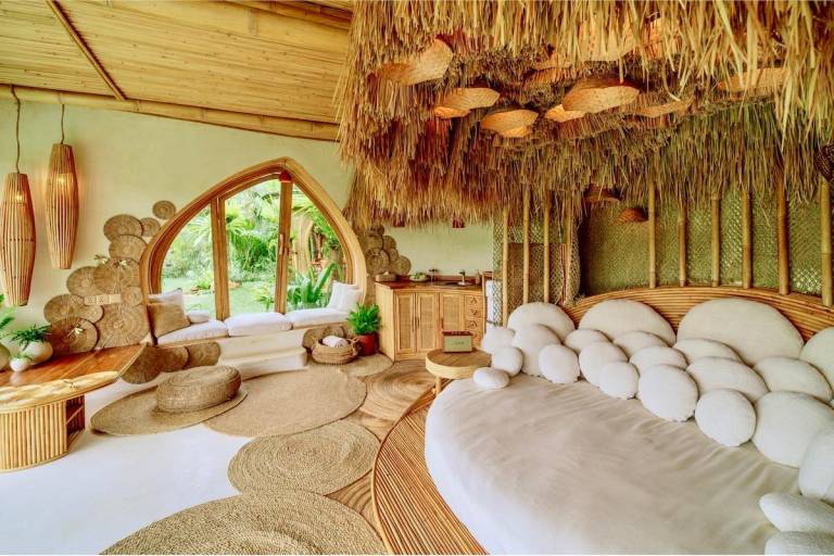 Vacation home with yard, jacuzzi & private pool | Suitable for remote work in Karangasem