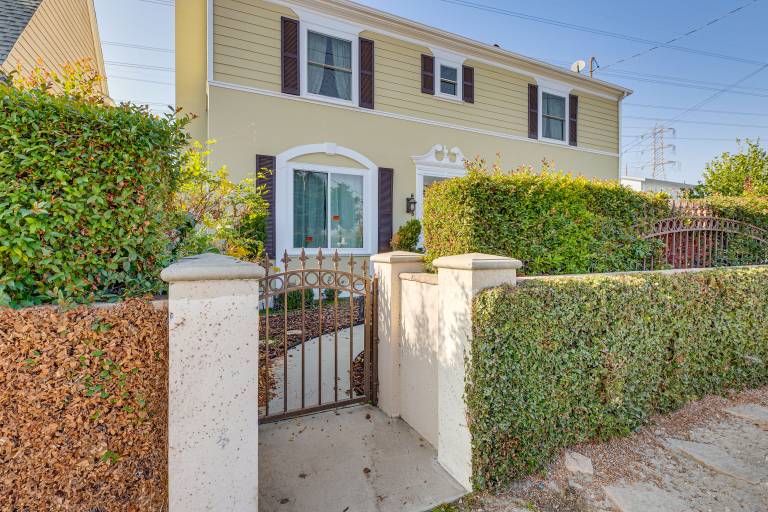 6 Mi to Dtwn Pasadena Home w Patio & Yard