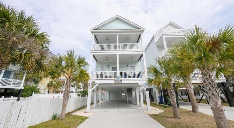 House with 5 rooms for 13 persons in Garden City, SC