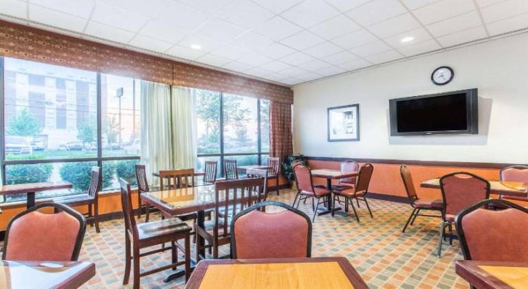 Baymont by Wyndham Cincinnati — photo 3