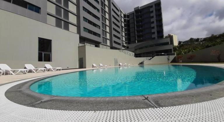 Apartment with pool & garden | Near Doca do Cavacas in Funchal