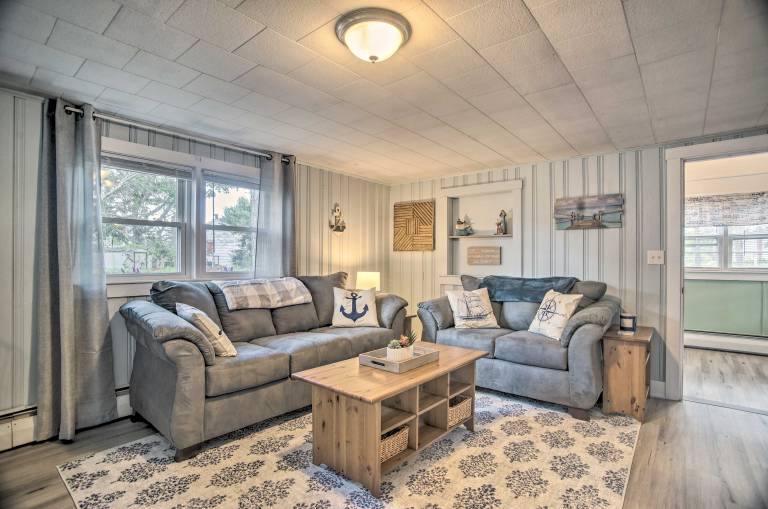 Coastal Comfort Near the Bay! 'Buttermilk Cottage' — photo 4
