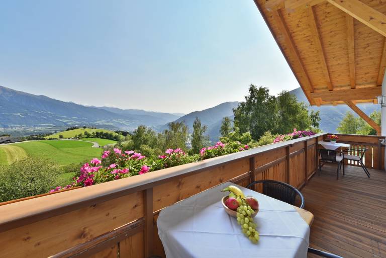 Apartment with patio & garden | Mountain view in Naz Sciaves
