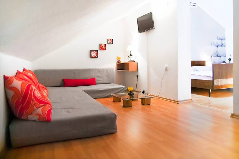 Apartment with terrace — photo 2