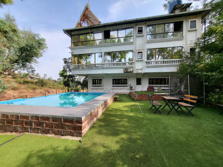 Villa with grill, garden & pool — photo 4