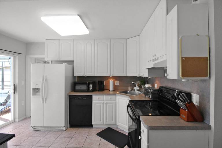 Condo with garden & private pool | River view — photo 5