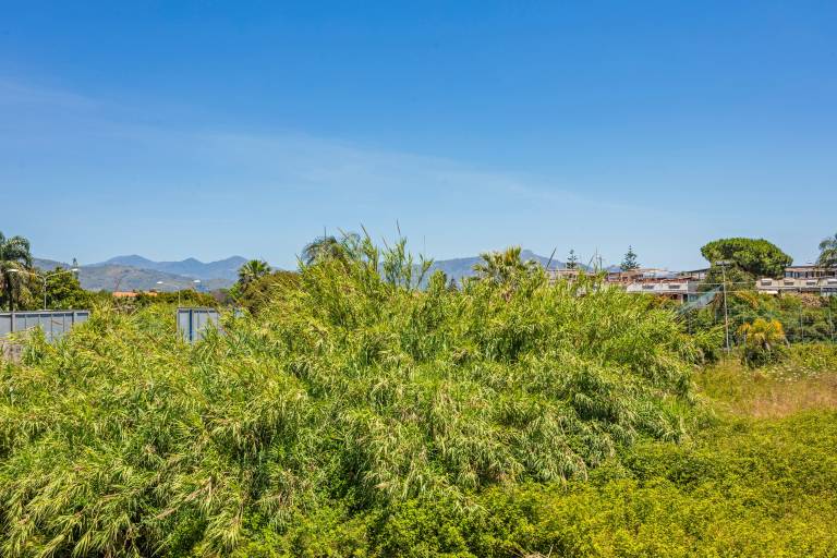 Child-friendly holiday apartment with barbecue, fast internet & yard | Garden view | Next to the beach | Dogs allowed — photo 2