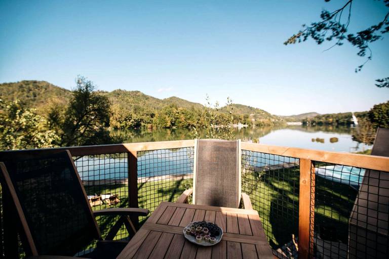 Panoramic Tree House Rental by the River for Glamping in Slovenia — photo 2