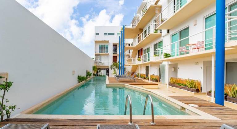 Duplex w Rooftop Plunge Pool – Walk to Beach in Playa del Carmen