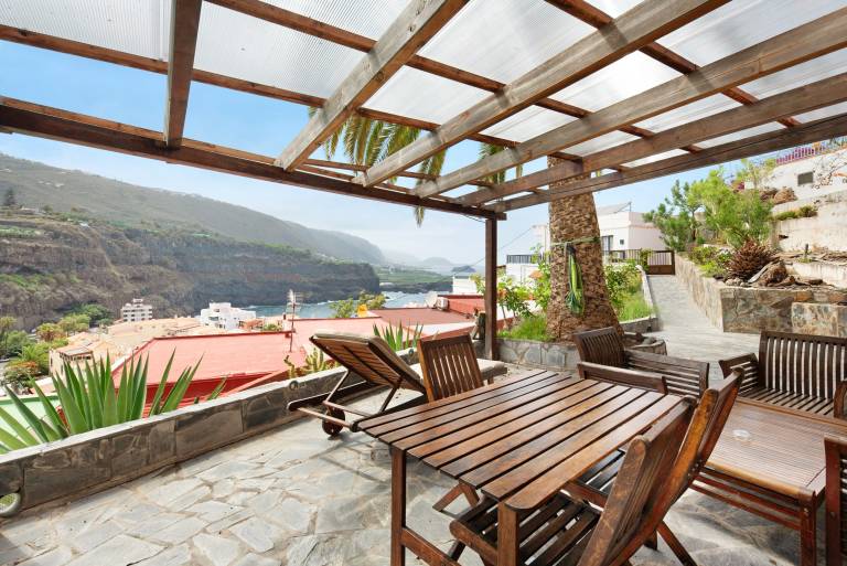 Apartament Ana with Mountain View, Sea View, Wi-Fi & Terrace in Santa Cruz de Tenerife