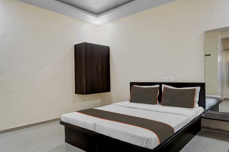 Hotel O Parinda Lodging