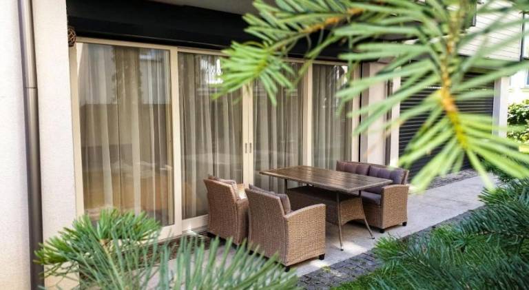 Apartment with terrace & yard — photo 4
