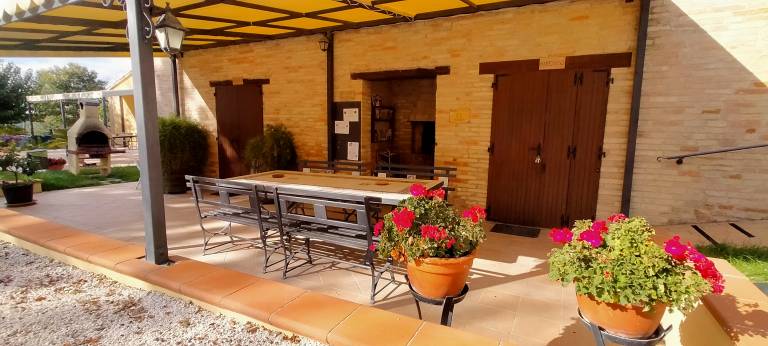 Pleasant vacation home with jacuzzi, BBQ & yard | Nature view | Pets allowed — photo 3