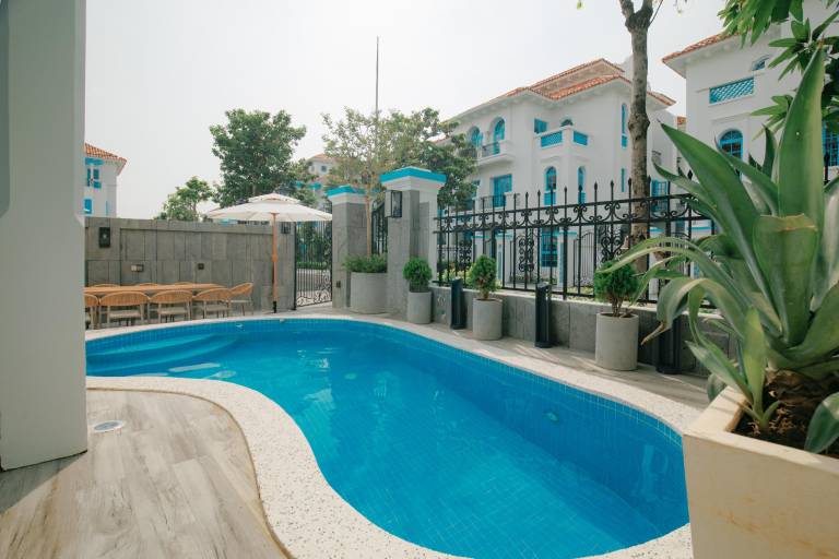 Ha Long Beachfront 4BR Villa Private Jacuzzi Sauna — photo 4