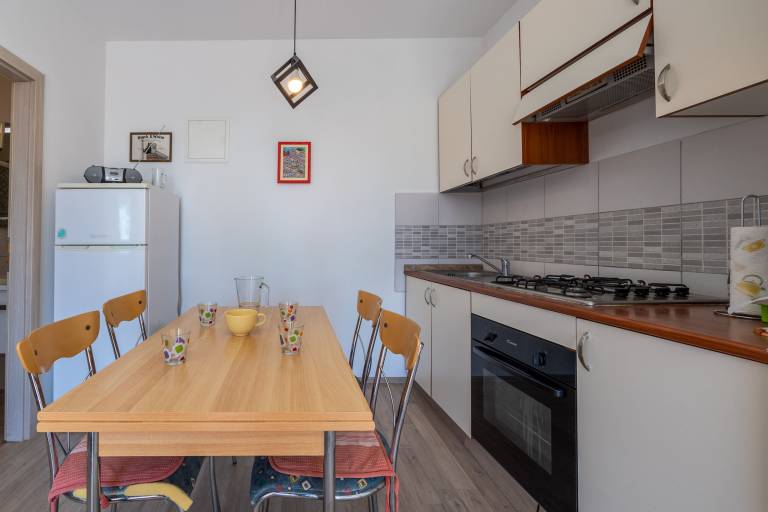 Holiday apartment with patio & grill | Sea view — photo 5