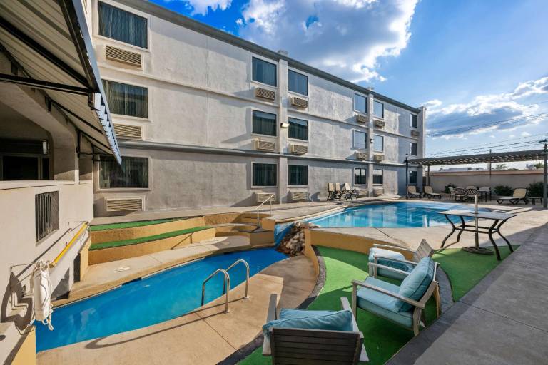 SureStay Plus by Best Western Lubbock Medical Center — photo 2