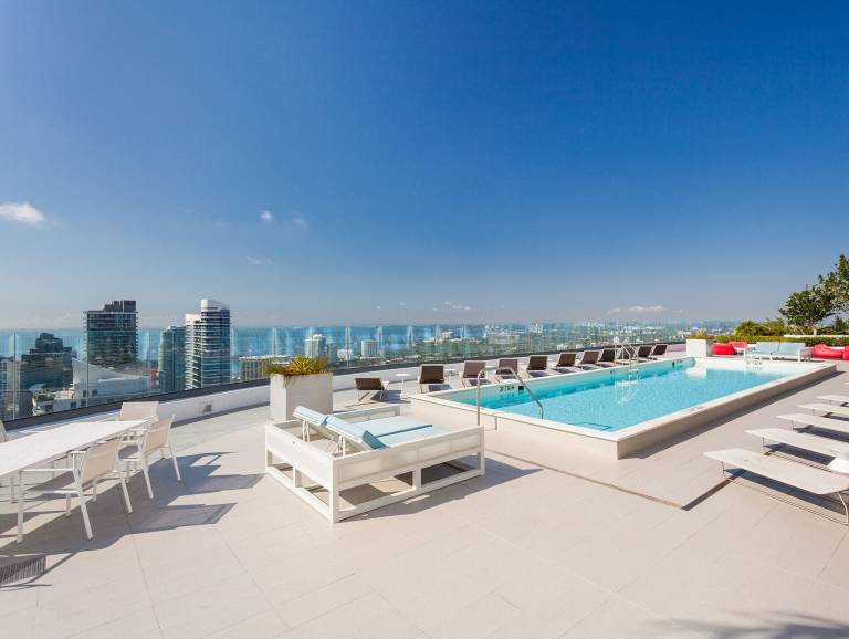 Condo Coconut Grove