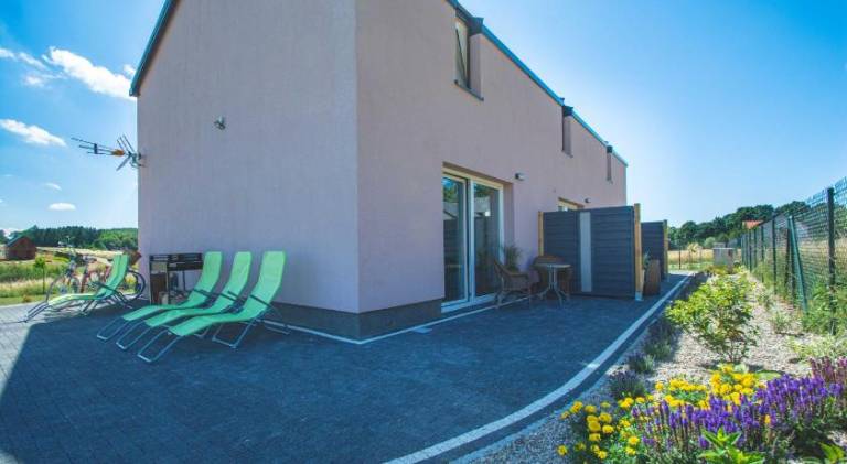 Rental apartment with garden, barbeque & patio — photo 3