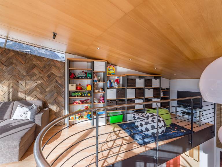 Vacation home with sauna & yard — photo 2