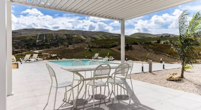 Villa with pool — photo 2