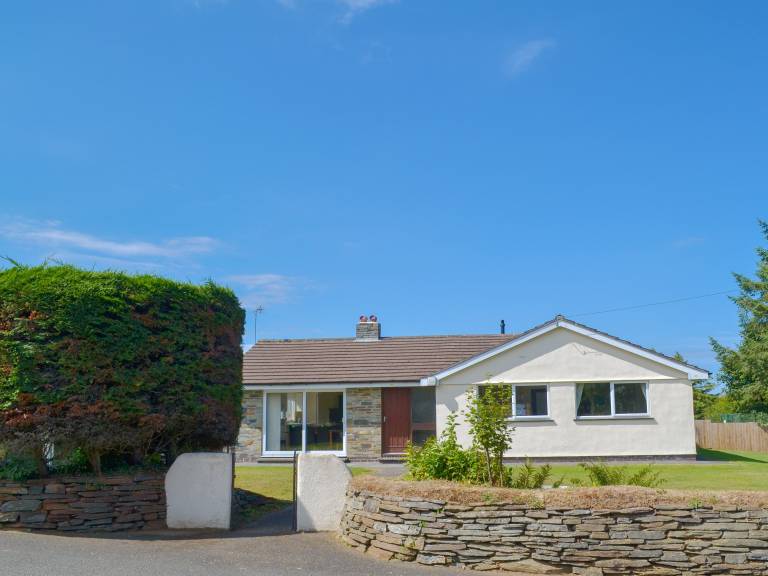 Cottage with garden in Tintagel