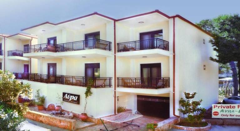 Holiday apartment with patio & grill | Close to the beach | Good for workation | Pet-friendly in Sithonia