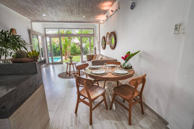 Children-friendly beautiful villa with private pool, yard & patio | Perfect for remote work | Pets are welcome — photo 3