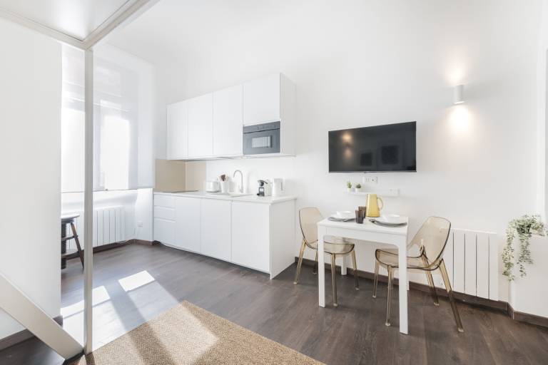 Fully equipped pleasant rental apartment with pool & yard | Suitable for remote work | Pet-friendly — photo 3