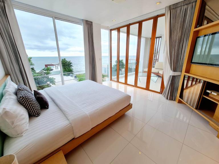 Villa with patio, private pool & grill | Suitable for remote work — photo 2