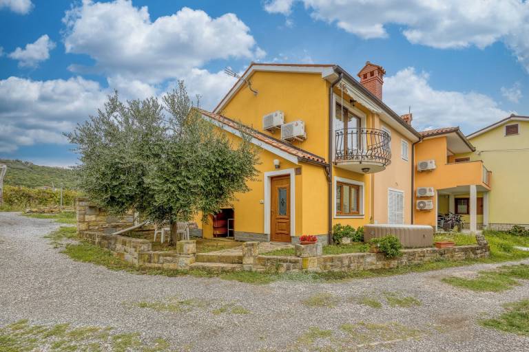 Apartma  Hrvatini