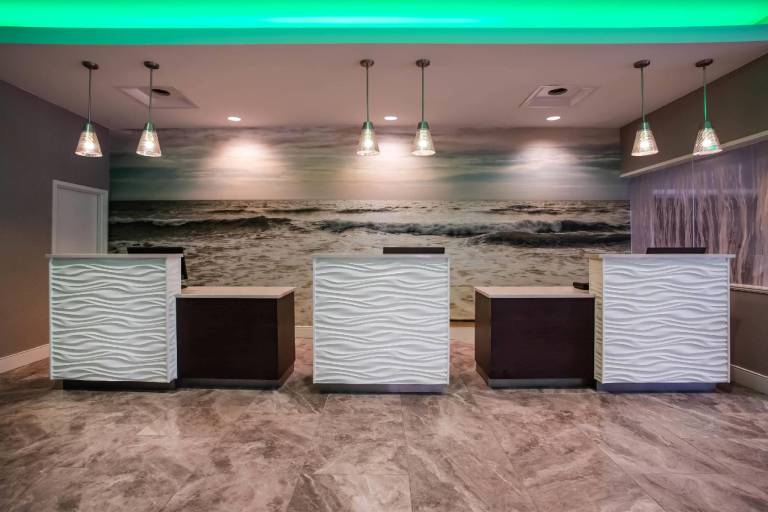 La Quinta Inn & Suites by Wyndham Virginia Beach in Virginia Beach, VA