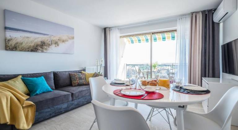 Charming serviced apartment with pool, terrace & yard | Pet-friendly — photo 3
