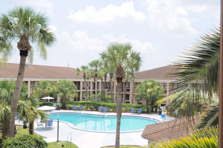 APM Inn & Suites - Jacksonville in Jackson, FL