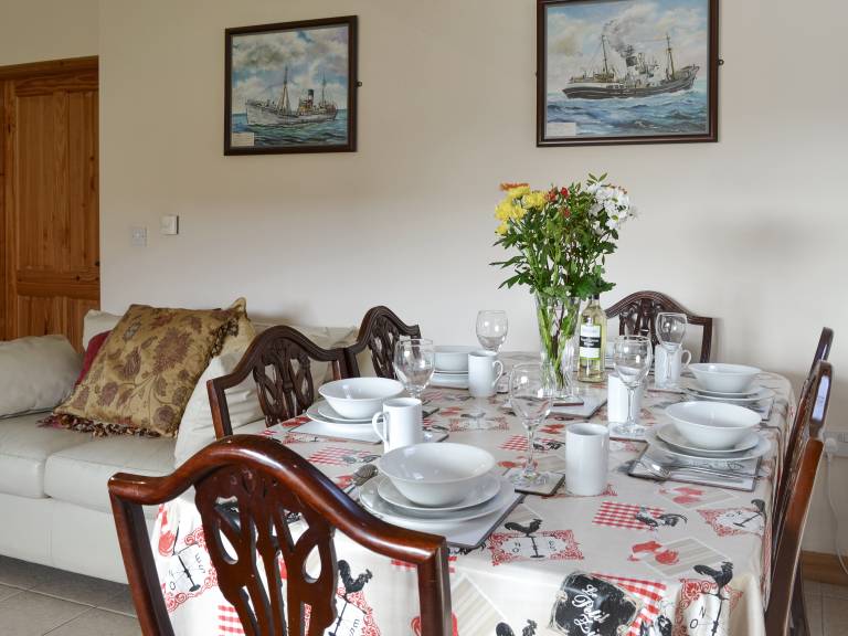 Child-friendly wonderful cottage with barbeque & yard | Beach nearby | Pets allowed — photo 4