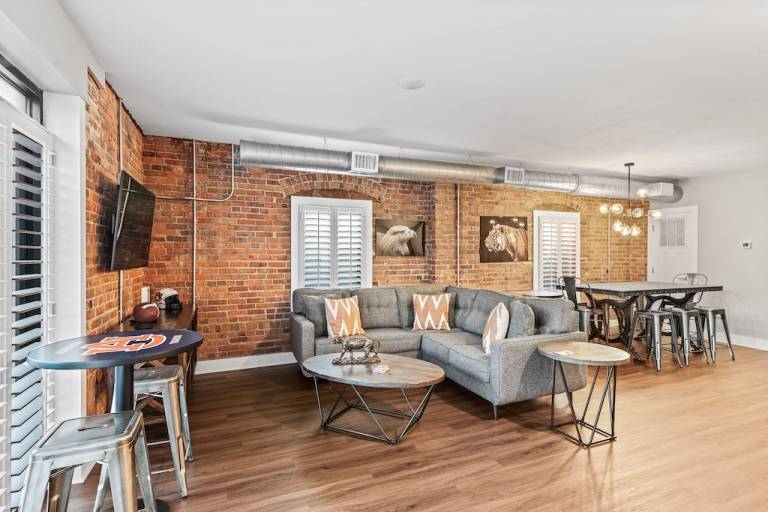Auburn, AL Vacation Rentals from 88 Hometogo