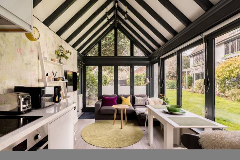 Robin s Nest 1 bedroom near Wimbledon