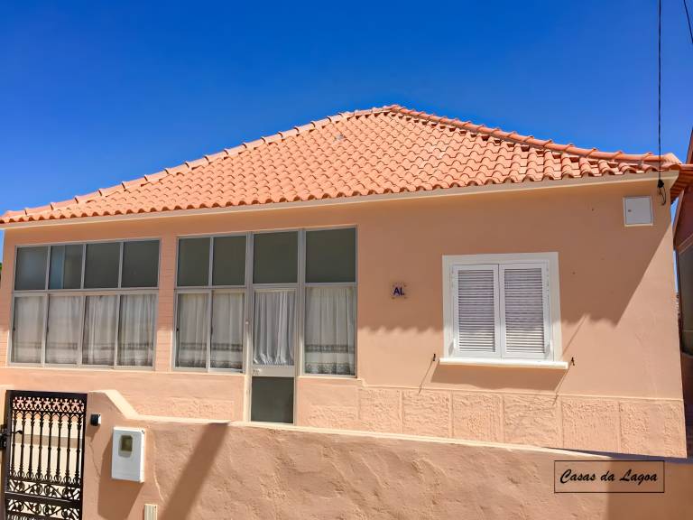 House with barbecue & terrace | Lake view in Setubal