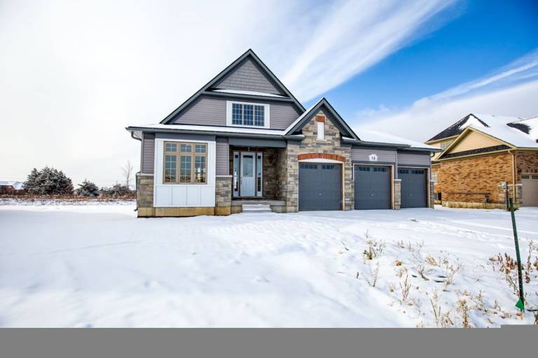 Spacious Brand New 4 Bed Retreat in Quinte West