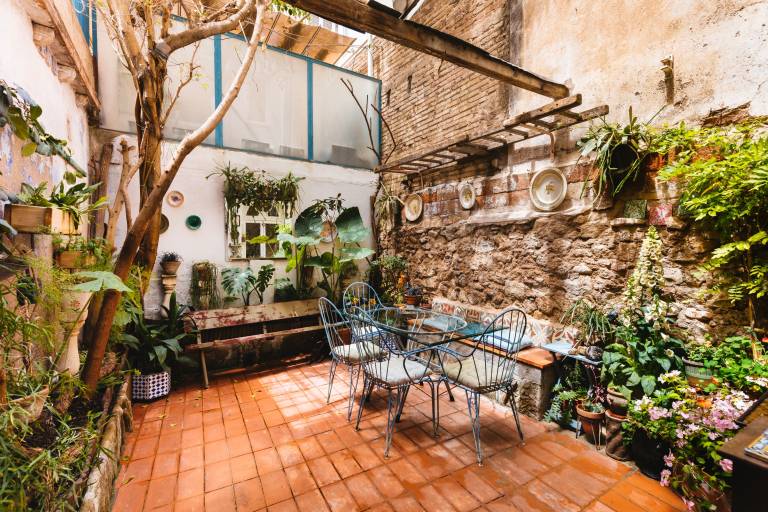 Apartment 'El Patio De Gracia' with Private Terrace, Wi-Fi and Air Conditioning — photo 2