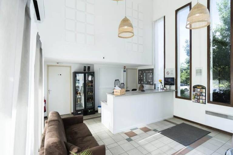 Charming apartment with patio | Pet-friendly — photo 3