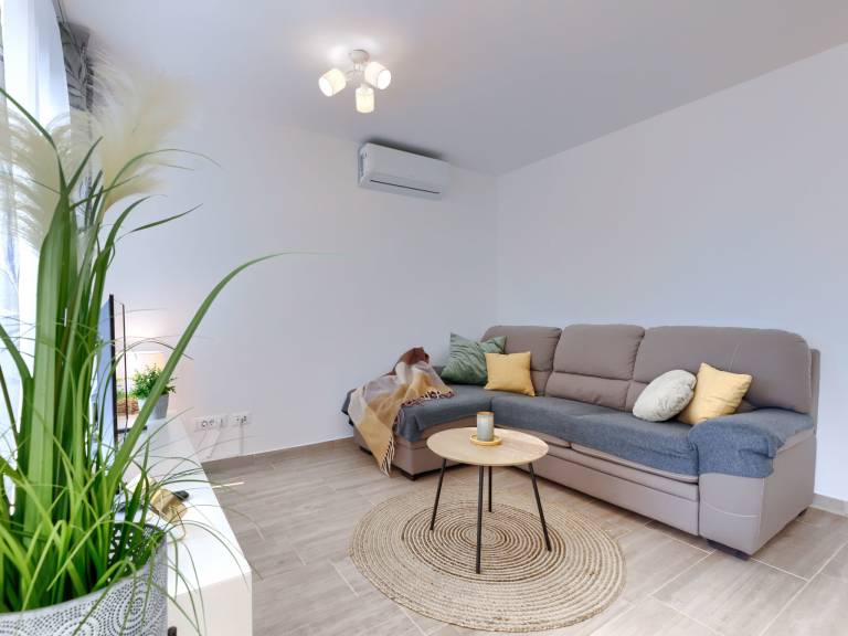 Holiday apartment with patio — photo 5