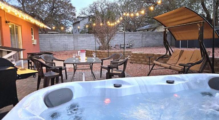 Vacation home with hot tub | Perfect for remote work — photo 4
