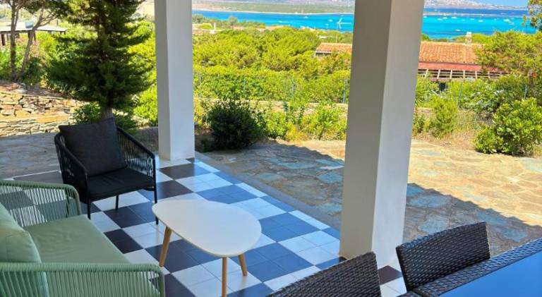 Villa with 3 rooms for 6 persons in Stintino