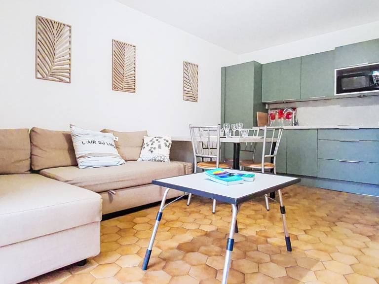 Pleasant apartment with terrace | Pet-friendly — photo 2