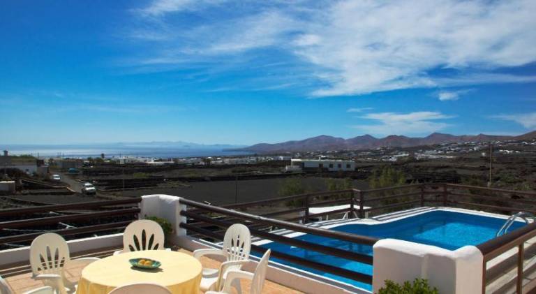 Villa with private pool, patio & yard | Suitable for remote work — photo 3