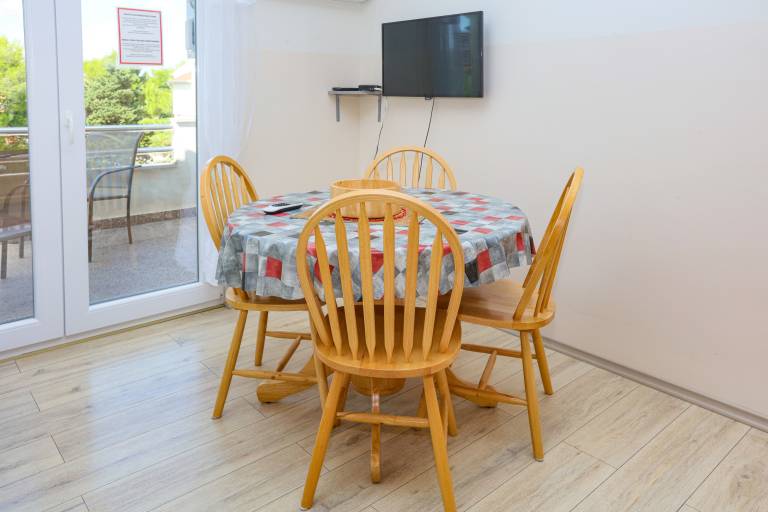 One bedroom apartment with balcony Srima - Vodice, Vodice (A-23593-d) — photo 5