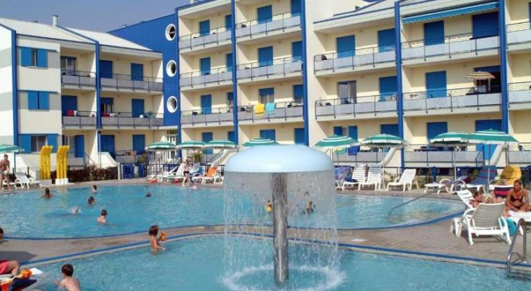 Apartment with pool in Caorle